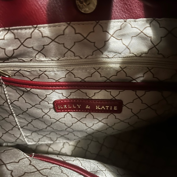 Black and Red purses Kelly n Katie NWT - Picture 8 of 12